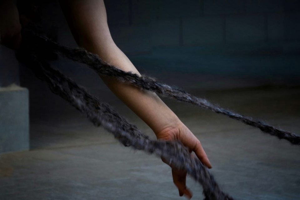 Giulia Santambrogio, Io vado a pescare, Performance, Dettaglio, 2022