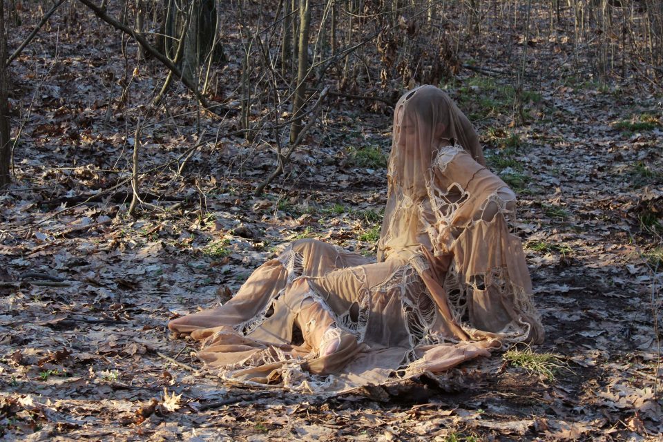 Giulia Santambrogio, Sottostrato, Performance, 2021