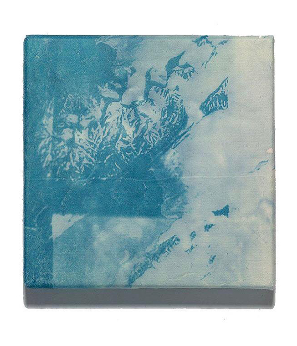 Glitch n.101, cianotipia su carta, 10x10 cm, 2019 -Virginia Dal Magro