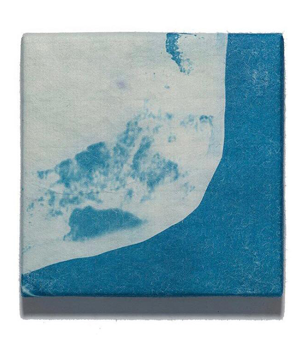 Glitch n. 93, cianotipia su carta, 10x10cm, 2019 -Virginia Dal Magro